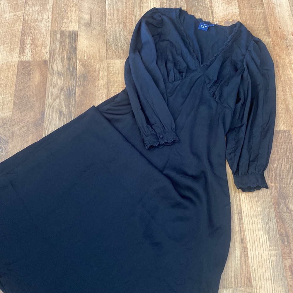 GAP Black Long Sleeve V-Neck Maxi Dress with Scalloped Trim